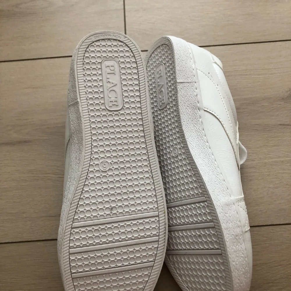 Kids White Low-Top Lace-Up Sneakers